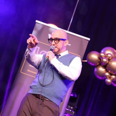 Amateur comic Nick Fundytus put a twist on the classic nerve-calming trick by imagining one male audience member naked. Photo by Caroline Phillips